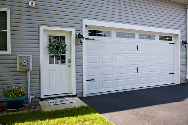 24/7 Emergency Garage Door Panel Replacement experts in Oak Hill, WV